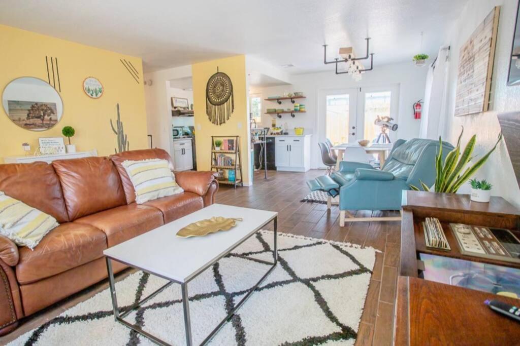 New! Jt Sunshine House Cozy, Artsy & Comfy, Dog Friendly, 3Bd Vila Joshua Tree Exterior foto